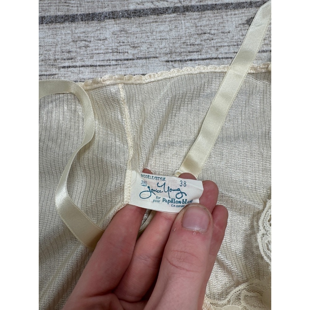 Vintage Janice Young Lingerie Women's 38 White Lace Trim Papillon Blanc Canada - Picture 5 of 6